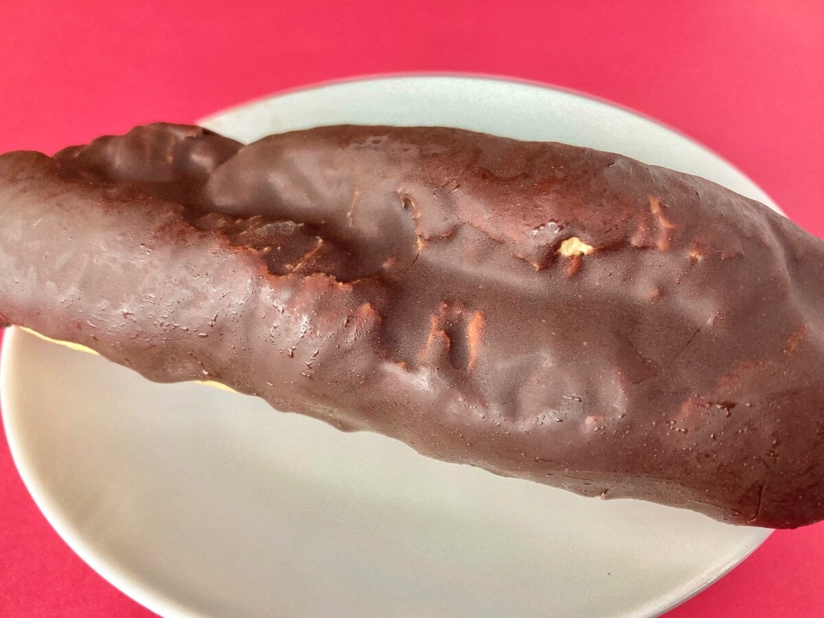 「本当に美味しかった！」「好印象の残るクリーム！」【ファミマ】王道のエクレアに感動！