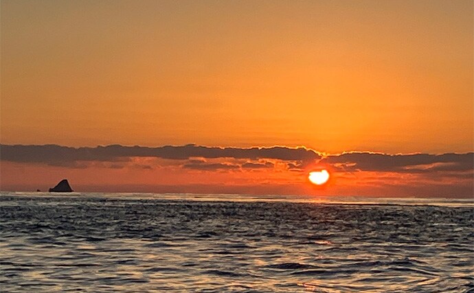 「釣りの聖地」五島列島遠征ルアー釣行で11kgヒラマサ登場　キャスティングにヒット