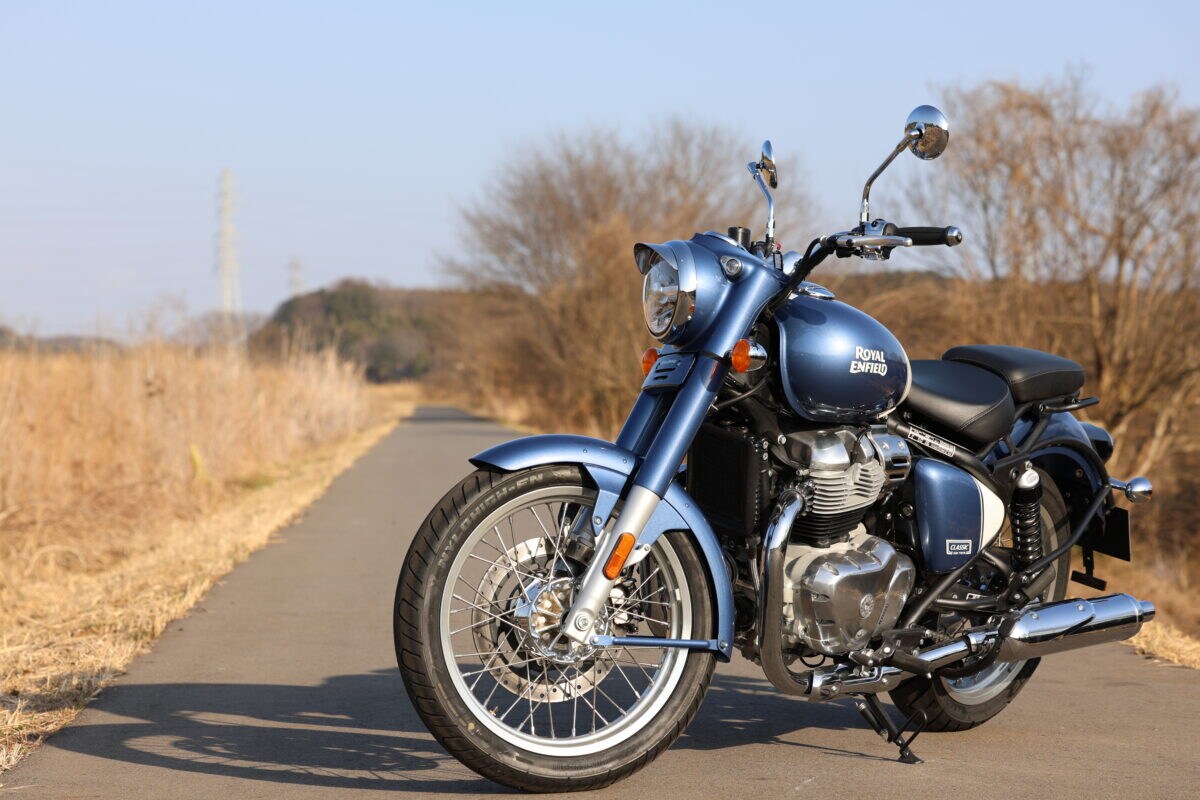 CLASSIC 650 BASE (色：Bruntingthorpe Blue)