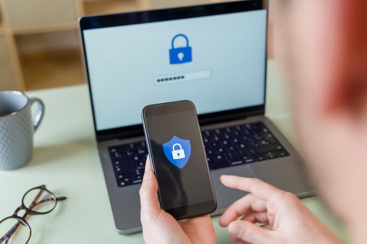 年度初めだからこそ知っておきたい、「多要素認証って結局なに？」　【岡嶋教授のデジタル指南】　画像１