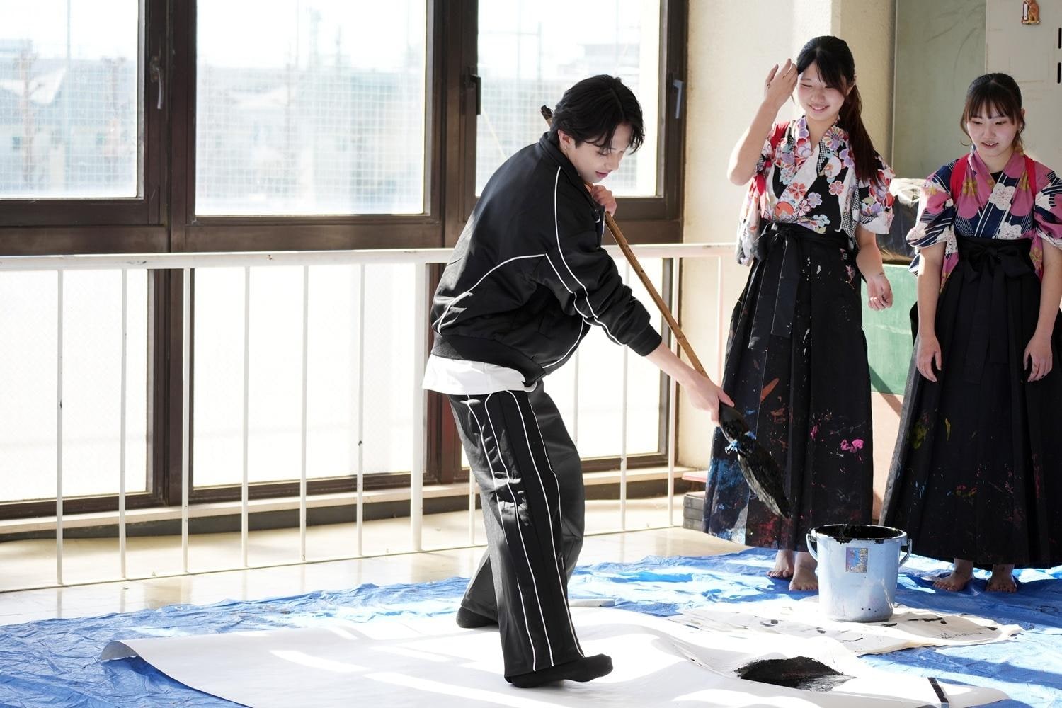 書道パフォーマンスに挑戦！LIL LEAGUEが書道＋音楽＋ダンスで躍動感あふれる作品を