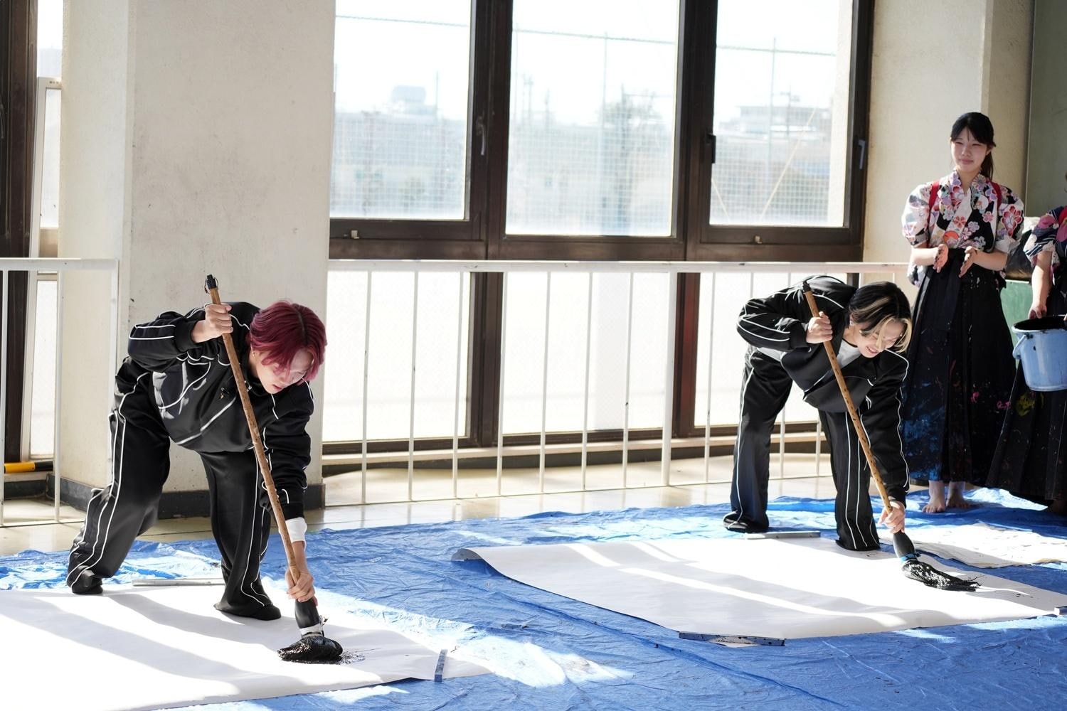 書道パフォーマンスに挑戦！LIL LEAGUEが書道＋音楽＋ダンスで躍動感あふれる作品を