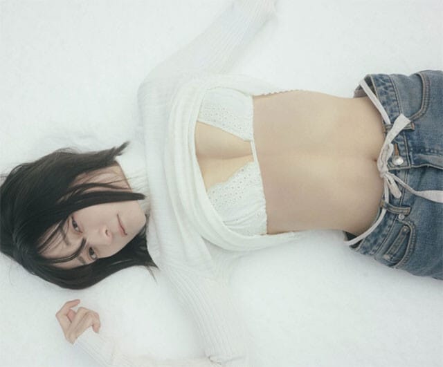 デジタル写真集『初雪の降る日に day3』（撮影：東京祐）より