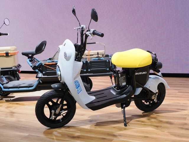 スズキ eチョイノリ　2003年に5万9800円というチャリのようなお値段で発売された原付スクーターが、近距離移動に特化したEVへと魔改造され爆誕!!