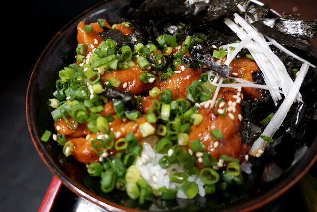 大ぶりの焼鳥がごろごろ 