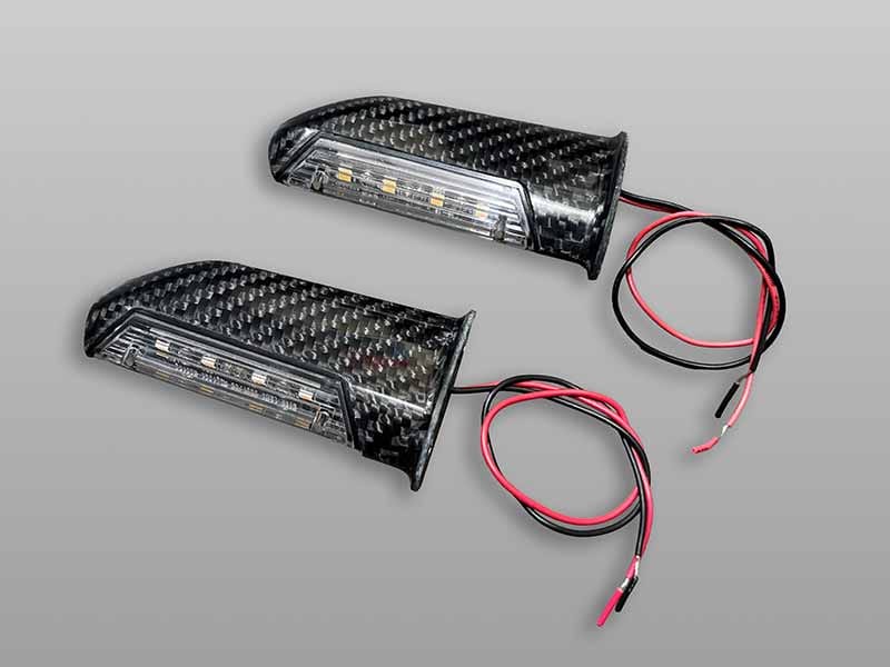 マジカルレーシングから綾織りカーボン製「汎用LEDカーボンウインカー」が発売! 記事3