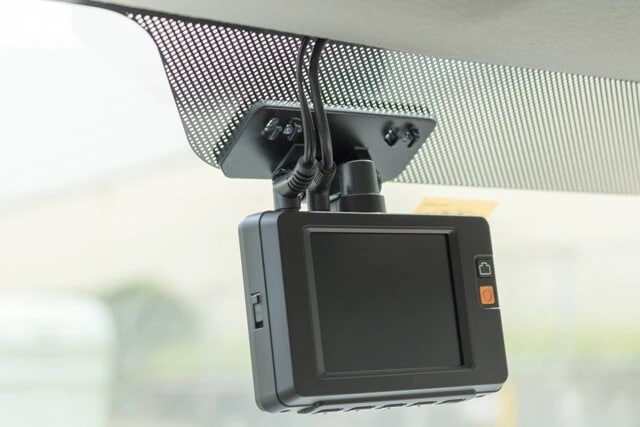 今やドライバーの必需品となったドライブレコーダー（ドラレコ）。モデルチェンジ前の9月が底値！