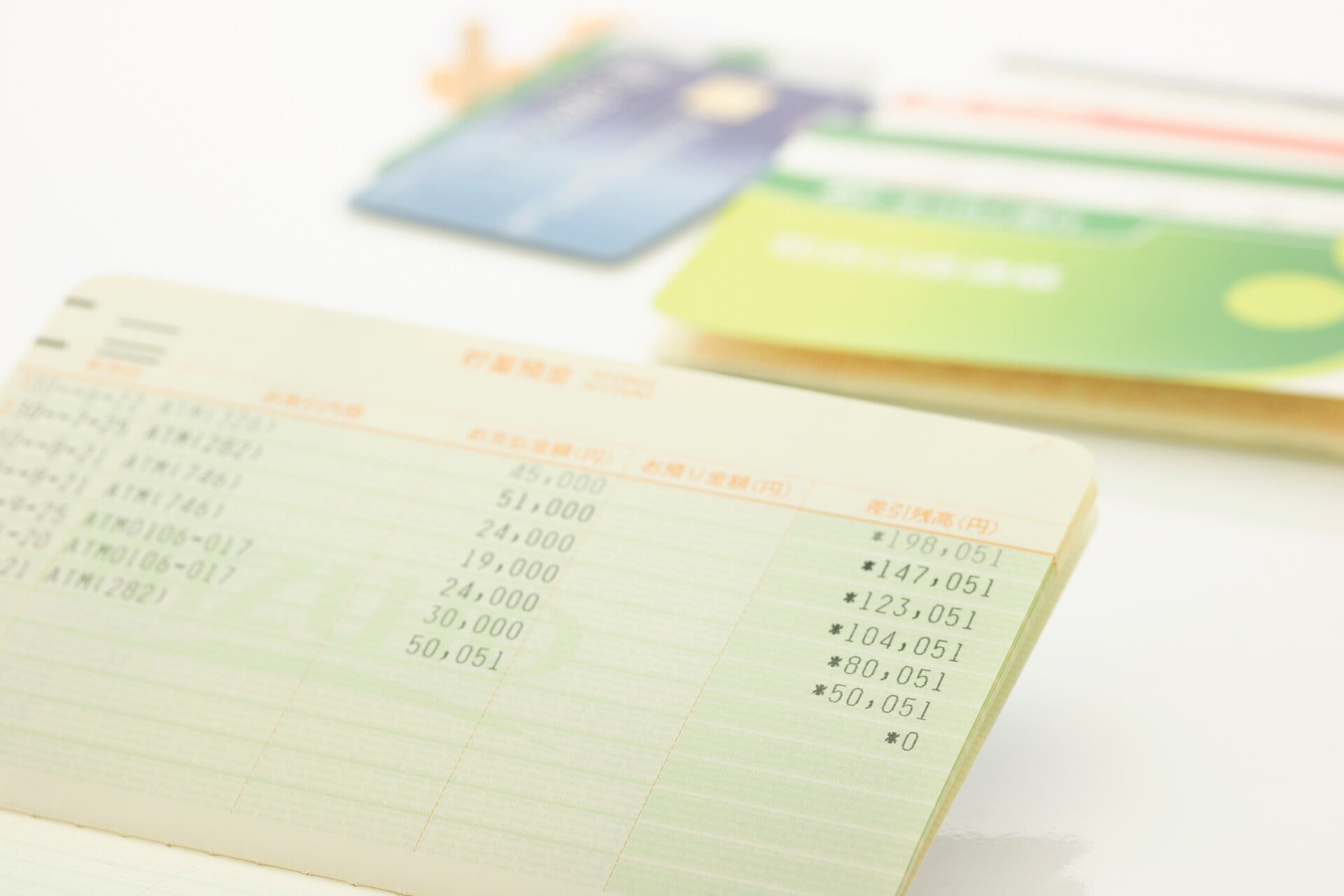 夫の経済的DVで貯金がゼロに、さらに最悪の事態まで……!年収200万・34歳女性の壮絶過去