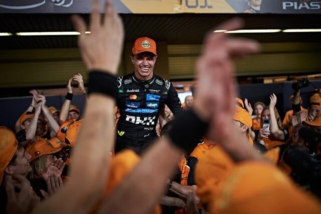 アブダビで3位に入り、F1参戦7シーズン目にして初タイトルを獲得したノリス。イギリス出身の26歳で2019年のデビュー以来、一貫してマクラーレンに所属する。チームメイトのピアストリはノリスと13ポイント差のランキング3位でシーズンを終えた