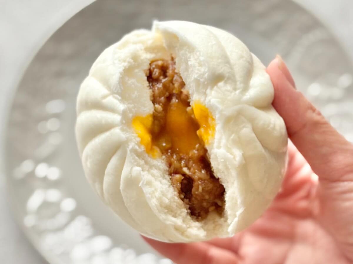 「二郎系ラーメンの味がする」【ファミマ】の中華まんは刺激的で「神」！