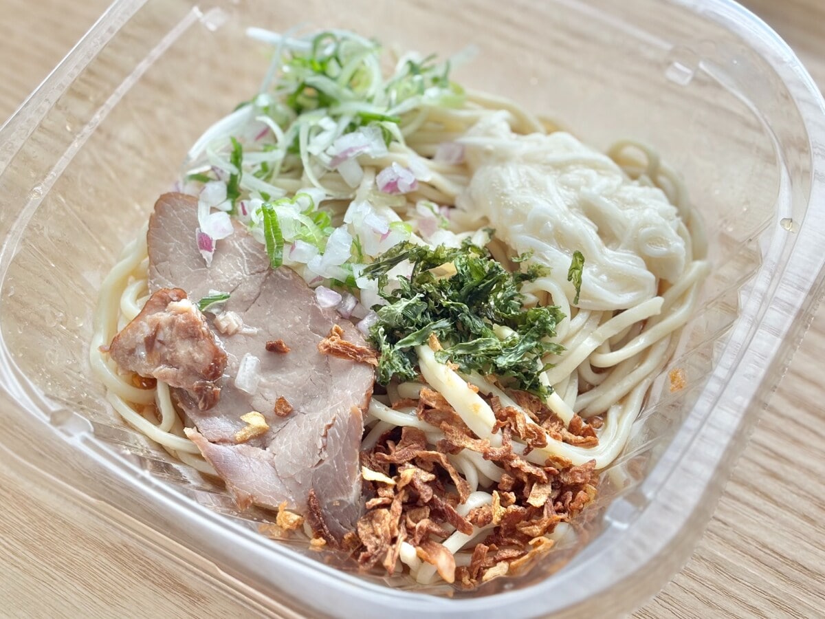 煮干し×昆布がきいてる！【ローソン】の新作麺がクセになるおいしさ