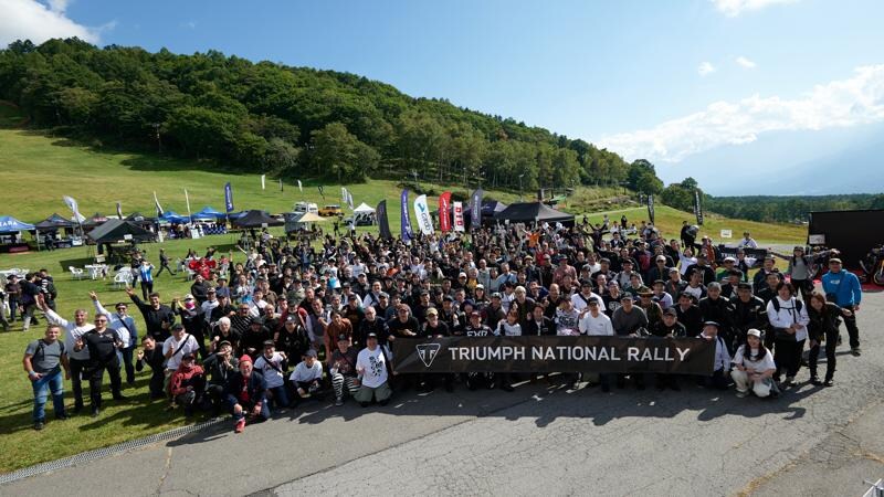 トライアンフから「TRIUMPH