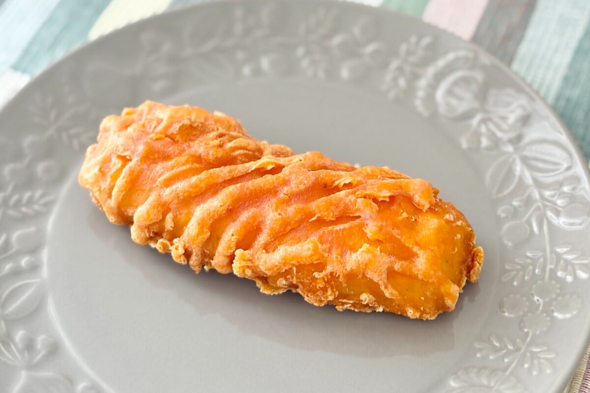 「美味すぎか」「常設にしてくれ」【ファミマ】濃厚味のチキンが話題