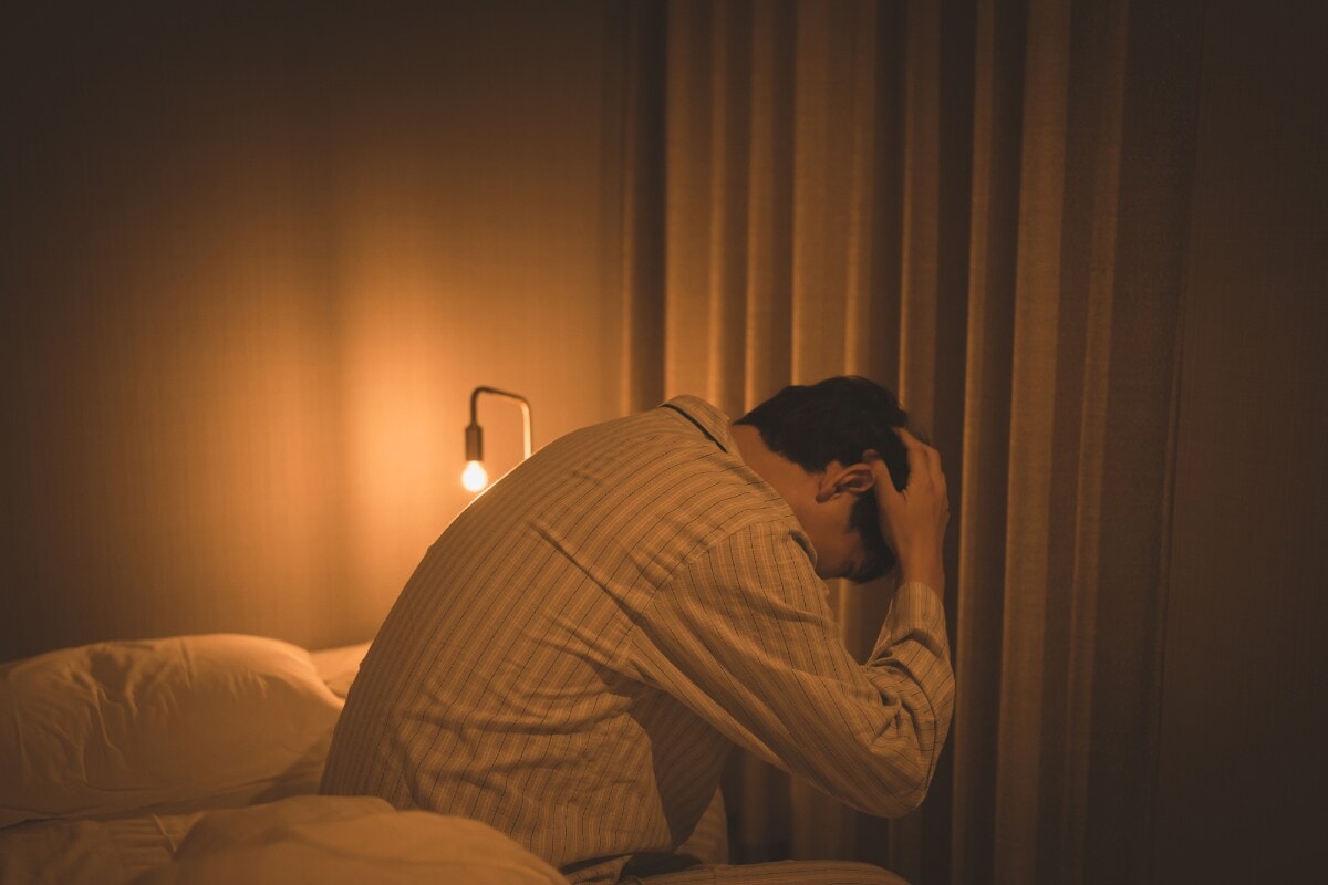 「修行僧のよう」な暮らしで貯蓄2000万!小学生時代のアウターを着続ける年収150万・自営業40歳男性の生活