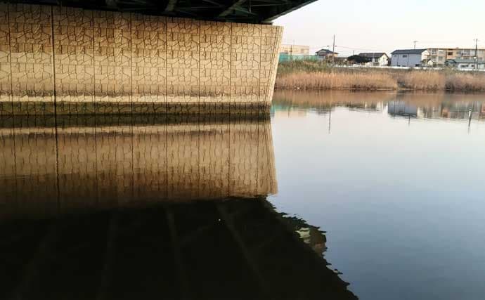 「真冬の低水温期こそボトムを狙うべし！」 リバーシーバスゲームで50cm級をキャッチ