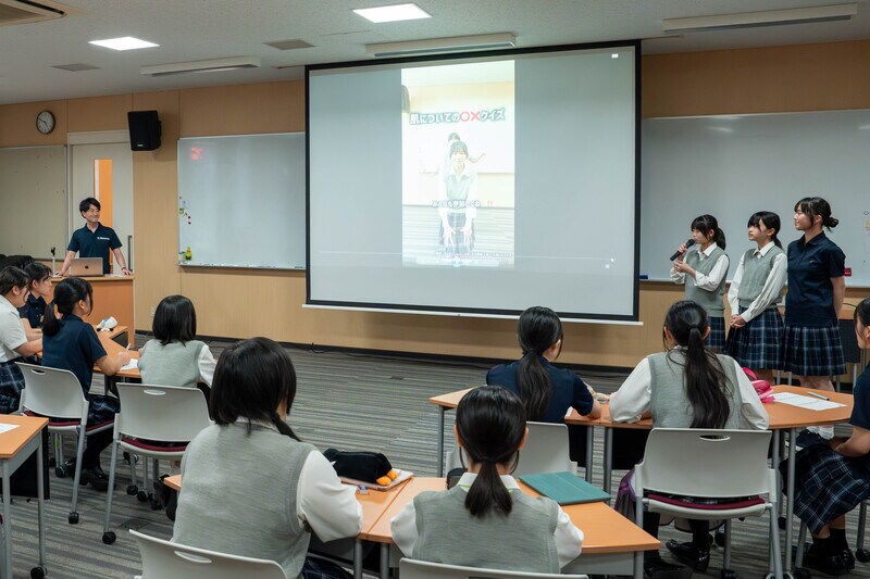 第一三共ヘルスケアが高校生向け「セルフケア」の出張授業　“自分自身で健康を守り対処”する大切さを学ぶ場を提供 中村中学校・高等学校(東京都江東区)と成女高等学校(同新宿区)が参加した「セルフケア」の出張授業