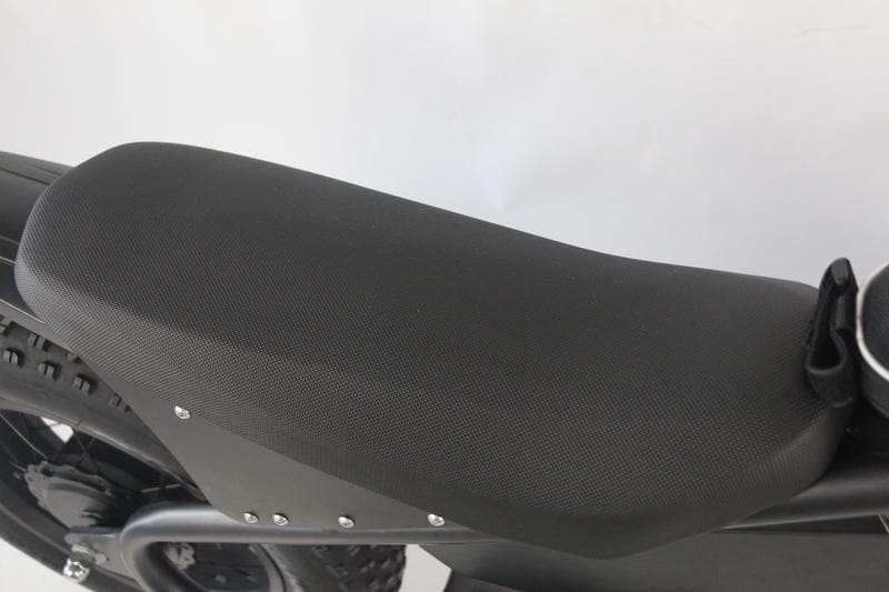 WO、特定小型原付「wonkey」シリーズに新色「SILVER」を追加。2025年12月12日(金)発売