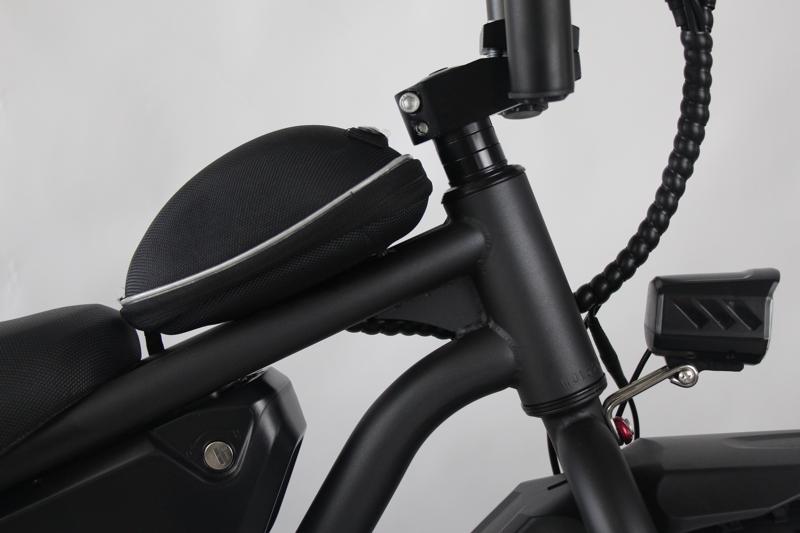 WO、特定小型原付「wonkey」シリーズに新色「SILVER」を追加。2025年12月12日(金)発売