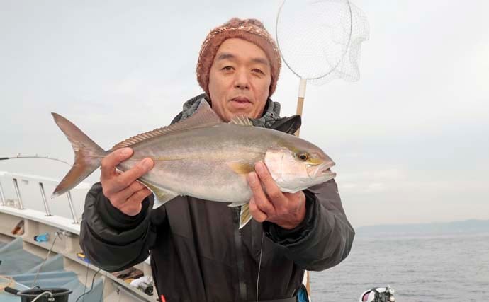 相模湾の沖五目釣りでアジ11～39尾に2.4kgマダイ手中【洋征丸】カンパチ・マハタ・クロムツも登場