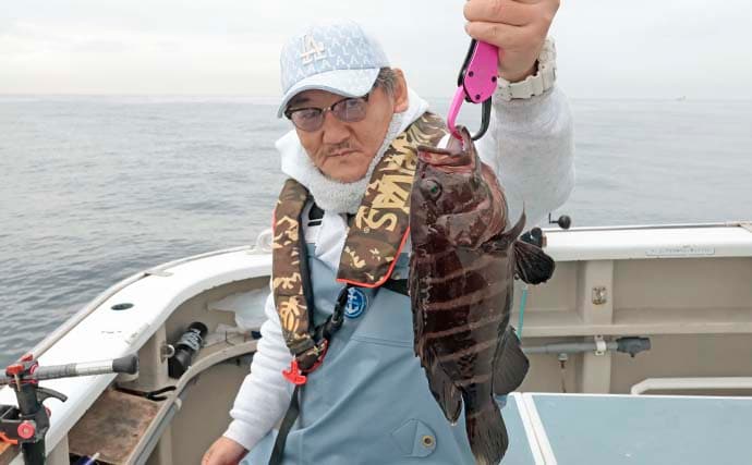 相模湾の沖五目釣りでアジ11～39尾に2.4kgマダイ手中【洋征丸】カンパチ・マハタ・クロムツも登場