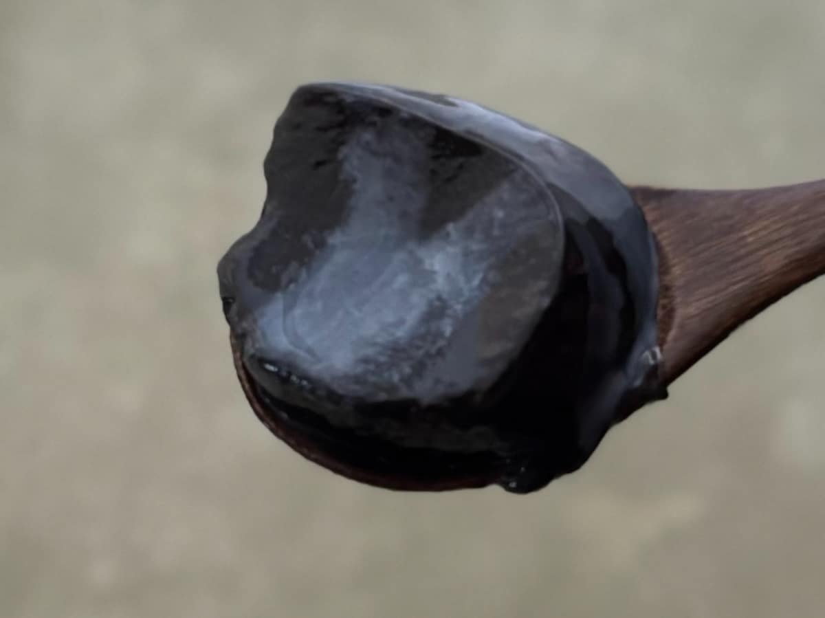 この黒さはインパクト大！【ローソン】新作“変わり種”ゼリーの味は？