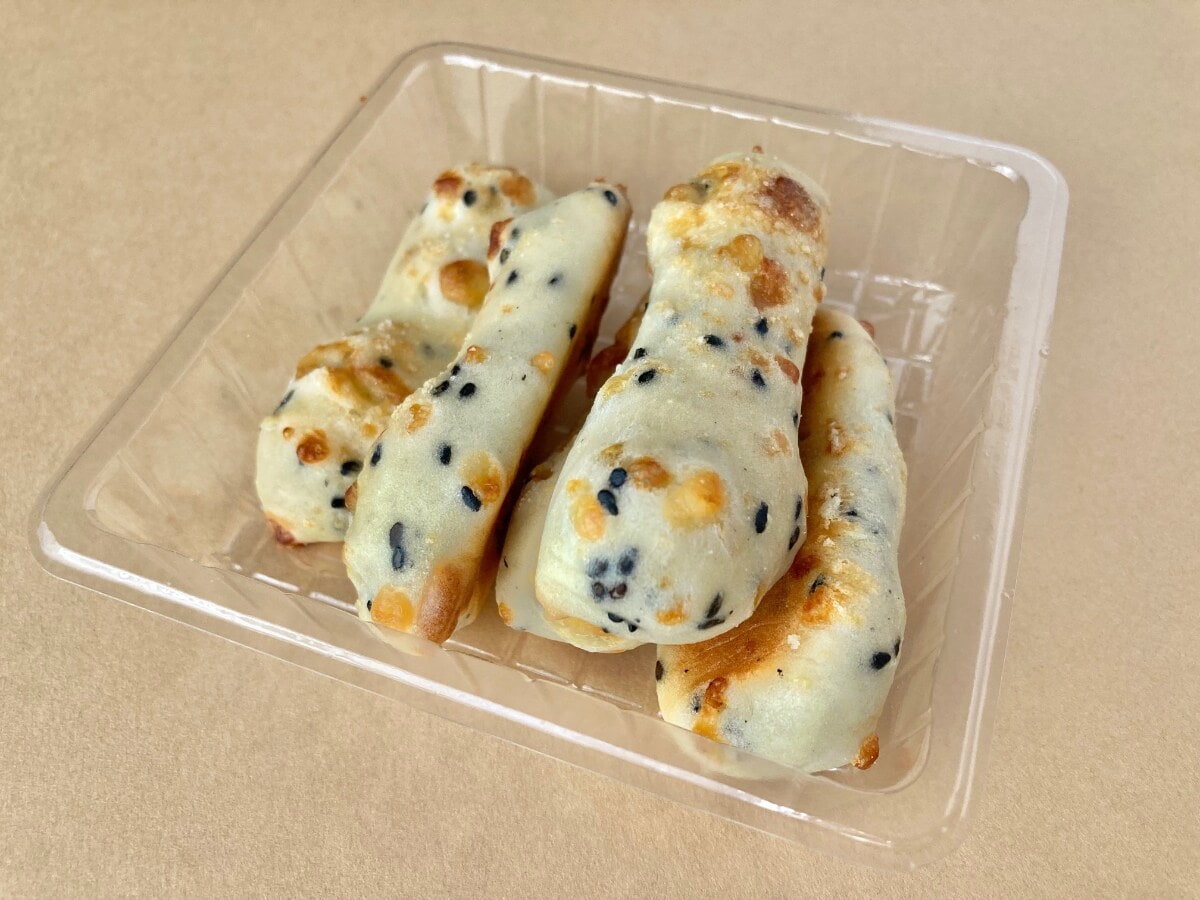 ゴマがいいアクセント！【セブン】おつまみにもぴったりなポン・デ・セサミチーズ