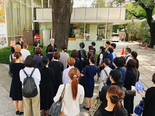 △赤塚先生のお話を一言たりとも聞き逃さないよう熱心に聴く参加者 △赤塚先生のお話を一言たりとも聞き逃さないよう熱心に聴く参加者