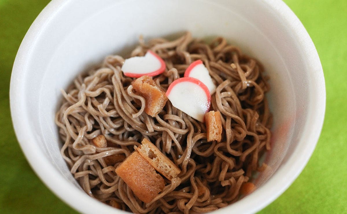 ありそうで意外とない!? 冷して食べる『カップ麺』【東洋水産】