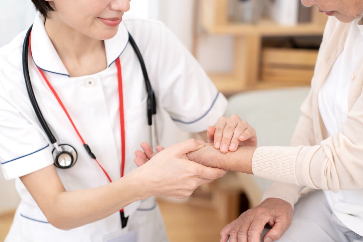 まさか義母にまで……元夫のギャンブル依存に苦しんだ年収300万・32歳女性を襲った二重苦