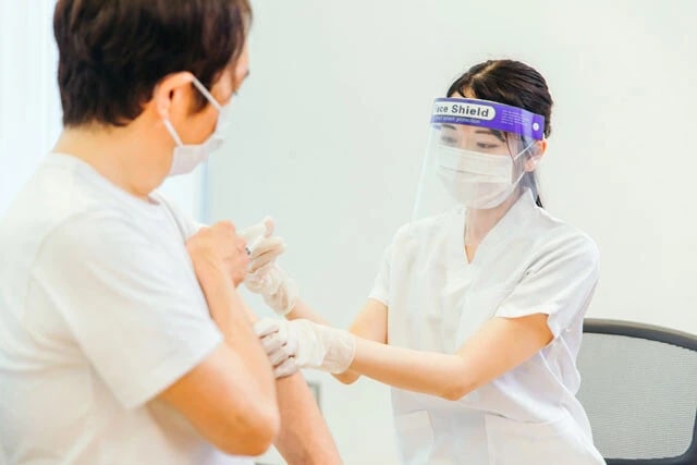 医療従事者たちの新型コロナとの戦いは、いまだ終わっていない