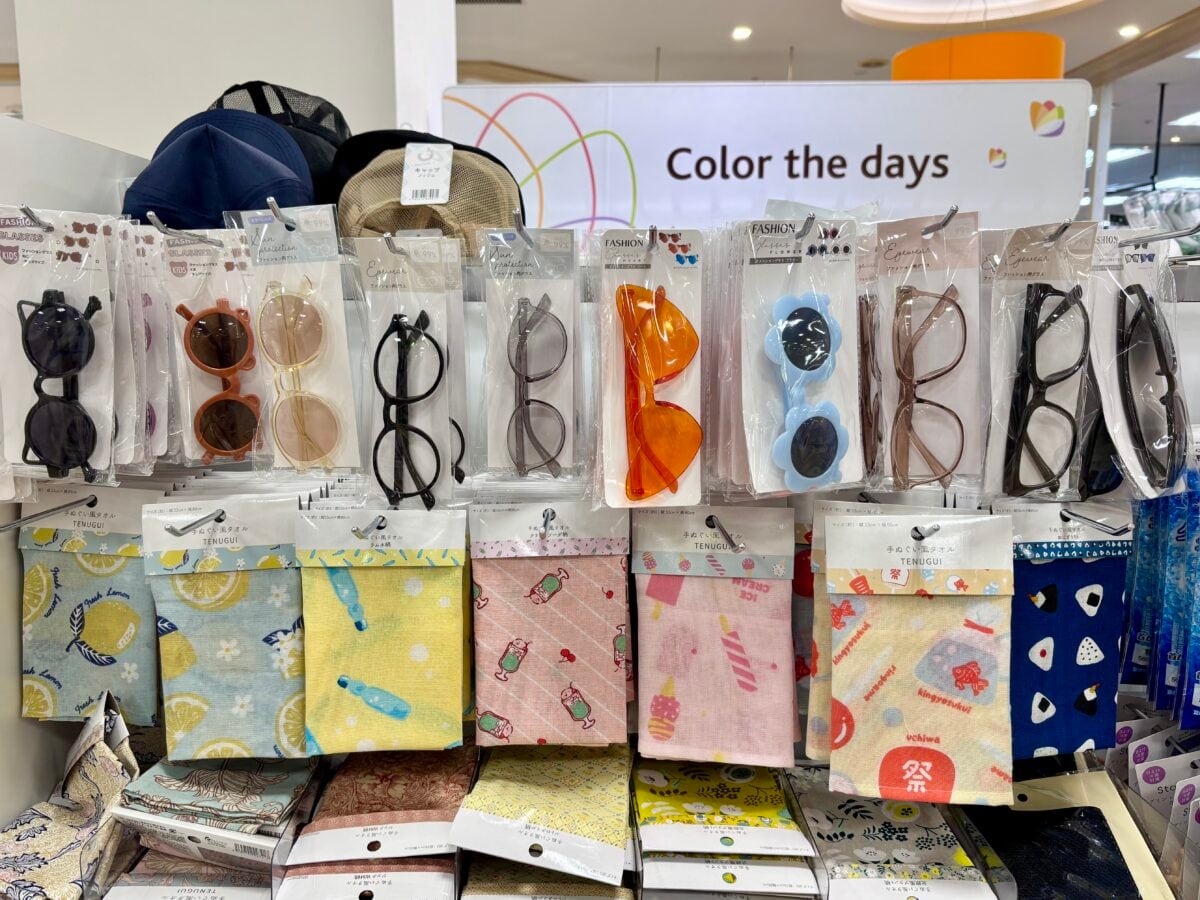 【セリア】サングラスが超優秀♡定番の黒やハート型まで｜売り場も紹介