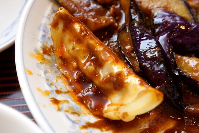 甘みそ餃子には、ラー油も合う！