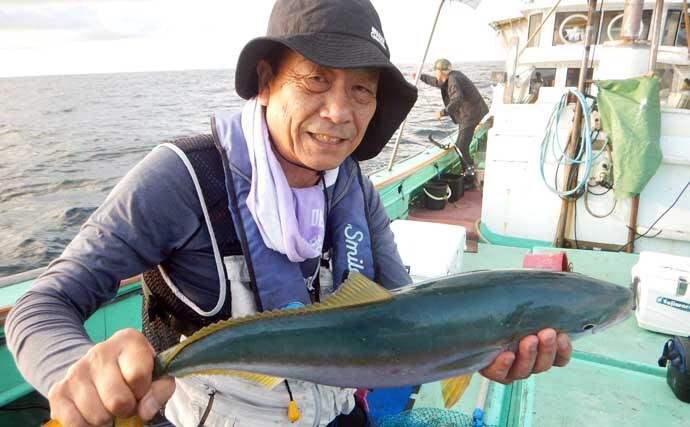 親子で挑んだ落とし込み釣りで豪快ヒット！5kg級ヒラマサをタモ入れ成功【福岡・宗像大島沖】