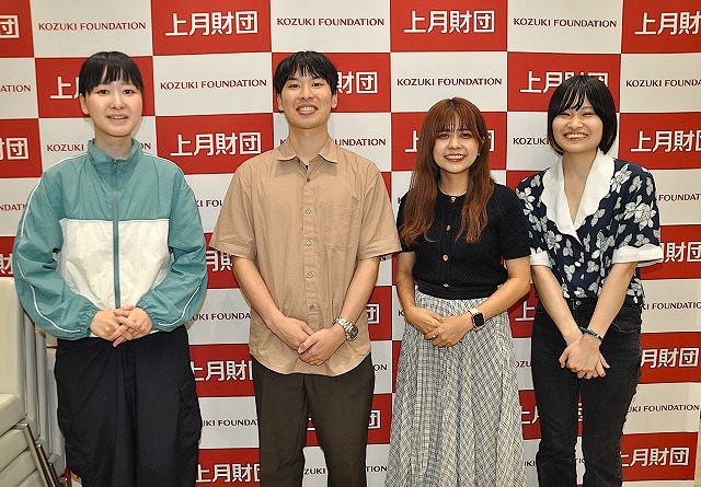 漫画家らの卵に年72万円助成　上月財団「クリエイター育成事業」の2025年度対象者30人が決定 助成決定を喜ぶクリエーターの皆さん
