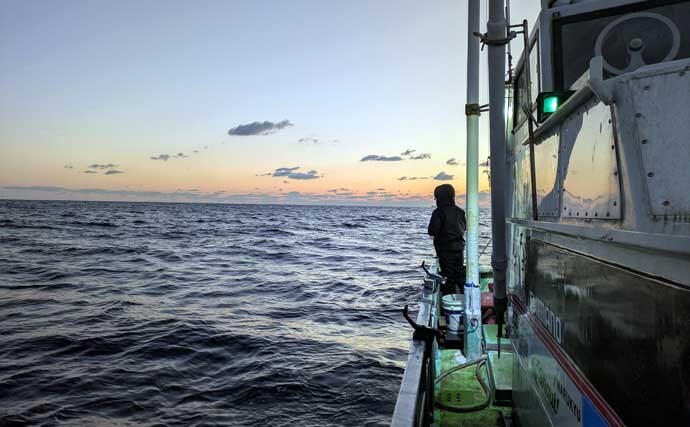 中深海ジギングで良型ムツを連打！【和歌山】低水温のうちはタフな状況が継続か
