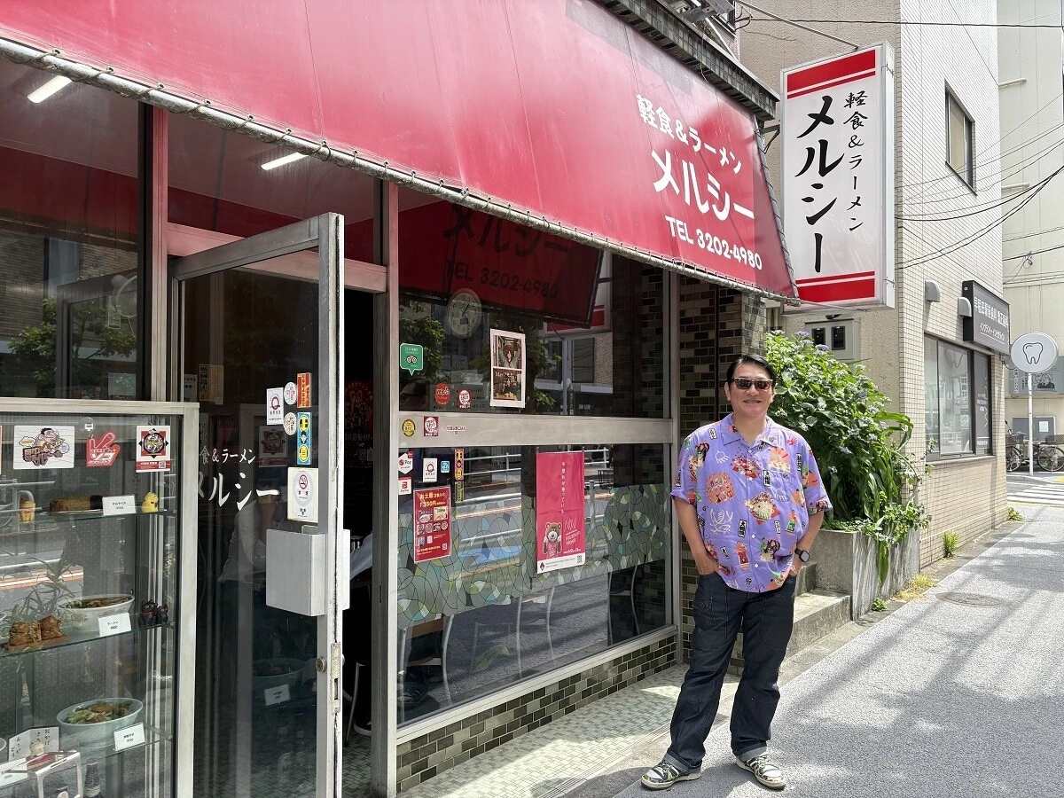 今回は早大生に人気の「メルシー」へ