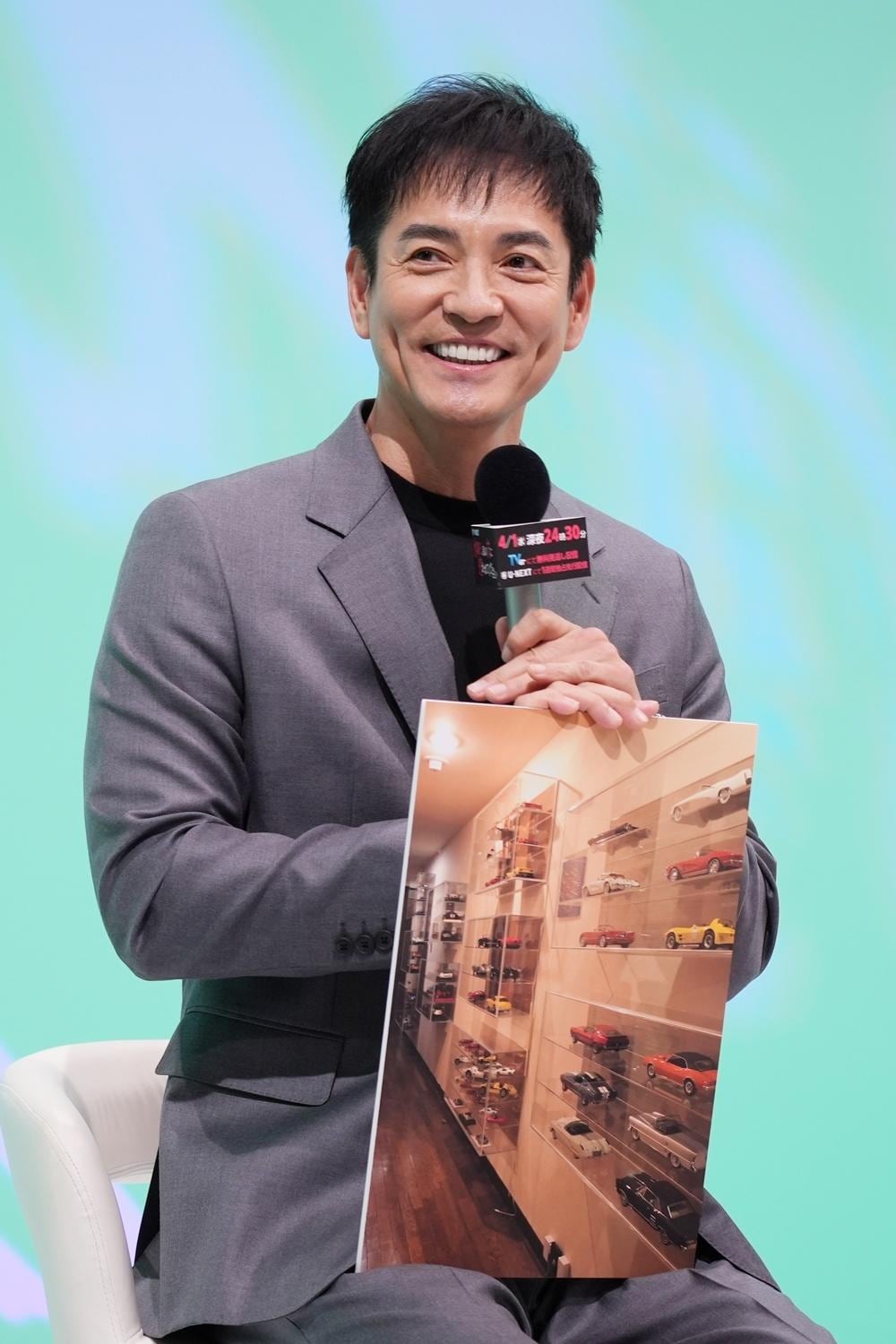 「水曜日、私の夫に抱かれてください」会見