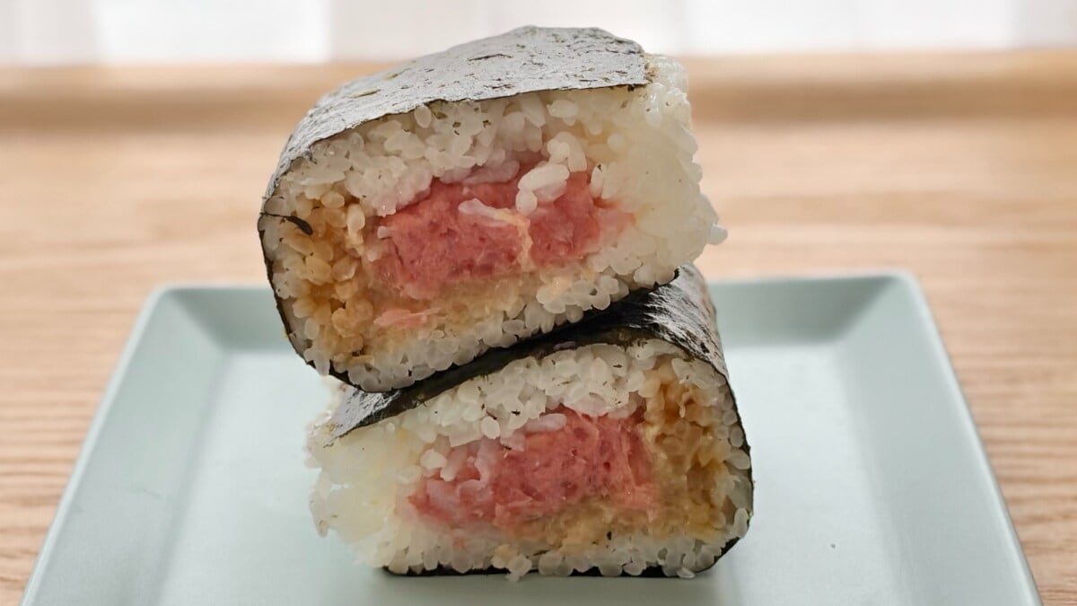 豪華おにぎり出たっ！【ローソン】にまるで“丼”のワンハンドグルメ