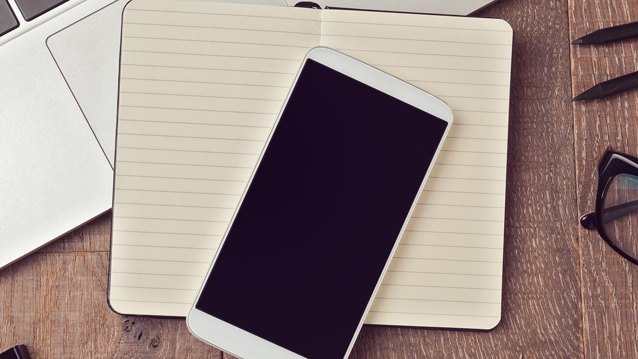 スマホ依存のカギは“紙の手帳”!? 中高生調査で明らかになった効果とは