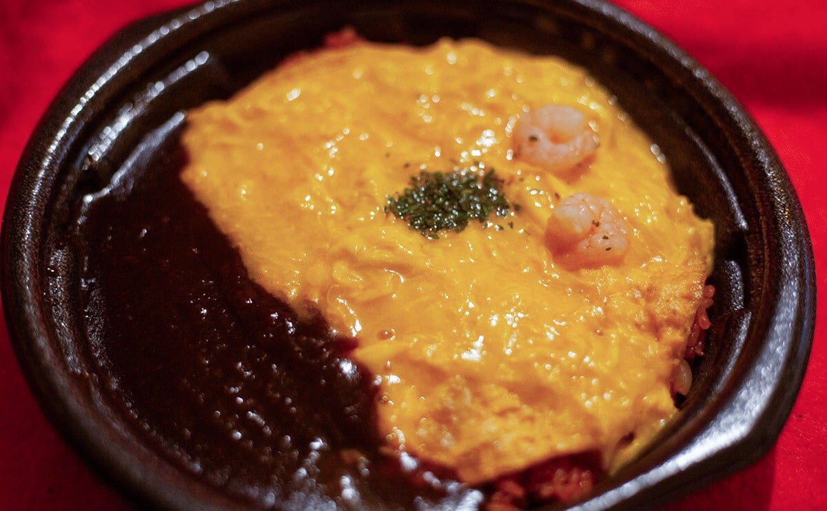 ふわとろ卵がたまらん。人気店が認めた【ローソン】の定番洋食メニュー