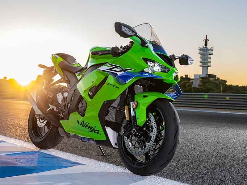 【カワサキ】新型「Ninja ZX-10R／Ninja ZX-10RR」発表　大型ウイングレット採用で走行性能向上 記事1