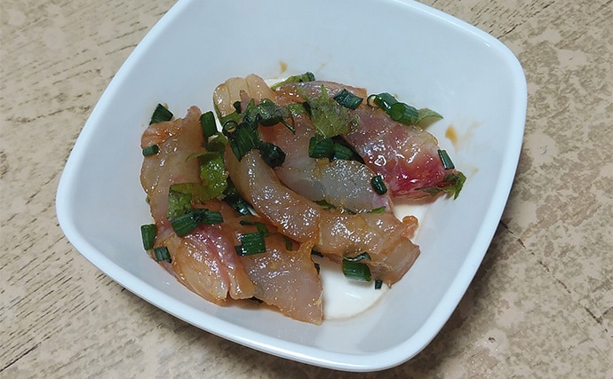 釣魚で作る「焼酎お湯割りに合う」レシピ：春グロの香味野菜和え　青じそを効かせて