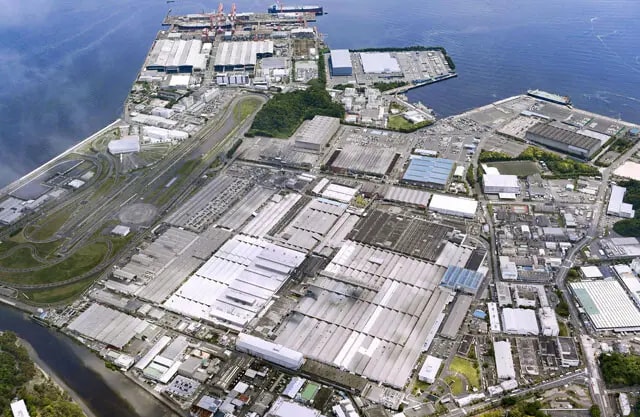 これまで日産の主力車種を生産してきた神奈川県横須賀市にある追浜工場。工場閉鎖の報道が飛び交い、地域経済への打撃が懸念されている（写真：共同通信社）