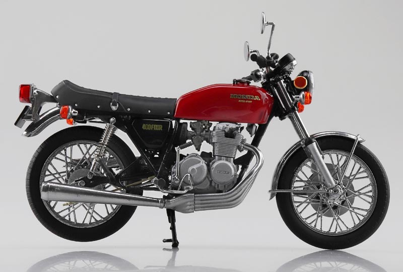 アオシマの1/12完成品バイクシリーズにヨンフォアこと「Honda CB400 FOUR」が完全新規金型で登場　記事１