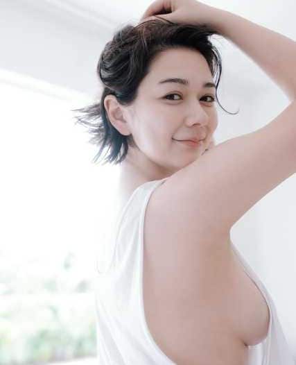 Instagram:村重杏奈(@hktanna4848)より