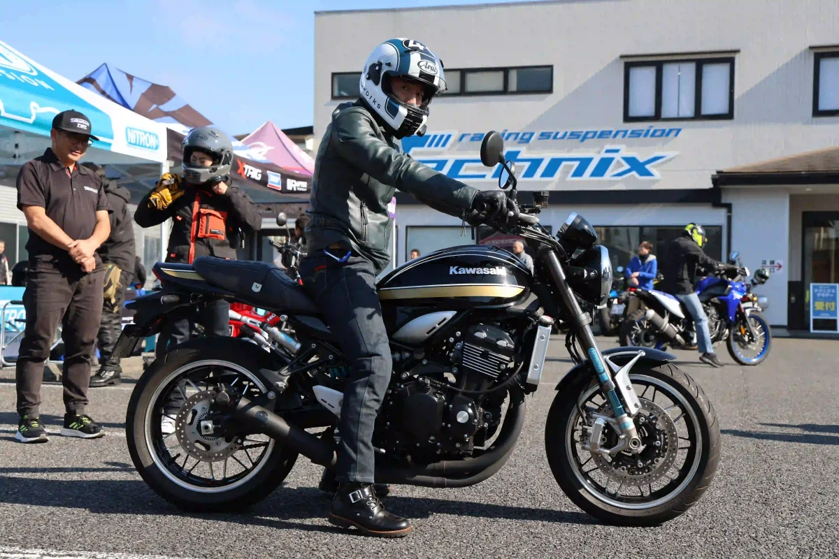 Technix Demo Day Technix 25mmローダウン KAWASAKI Z900R