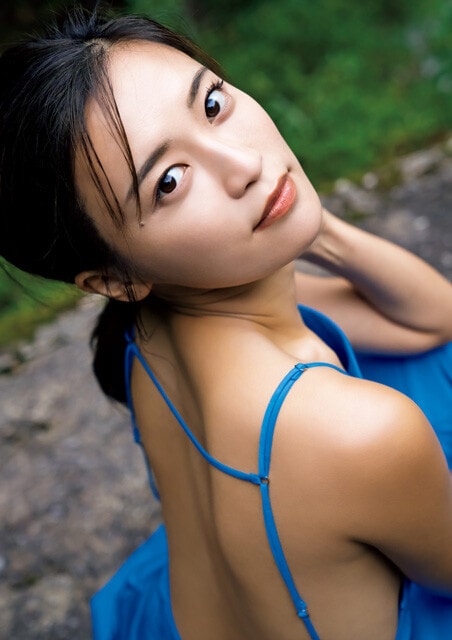 ラスト写真集『瑠璃』(撮影/唐木貴央)より