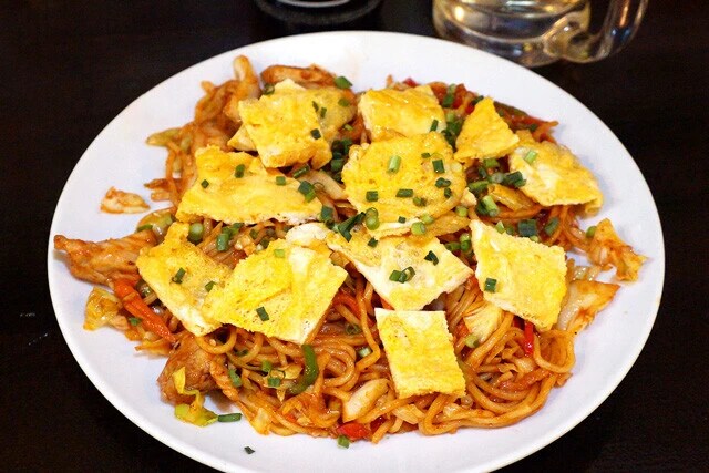 「ミックスチャウミン」（490円）