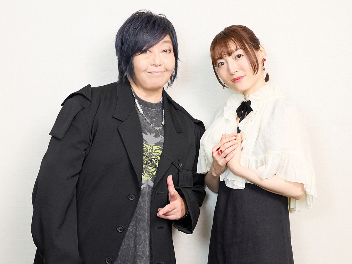 乙骨憂太役・緒方恵美さん(左)と祈本里香役・花澤香菜さん