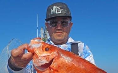 船のアカイサキ釣りで28～30cmダブル達成【福岡・沖ノ島沖】ゲストにチカメキントキ＆タカバも